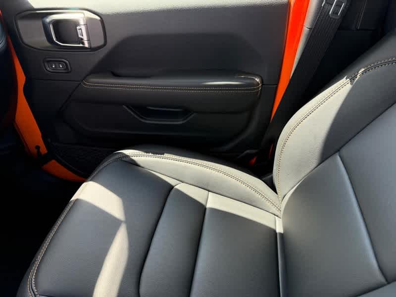 2025 Jeep Wrangler 4-DOOR SAHARA