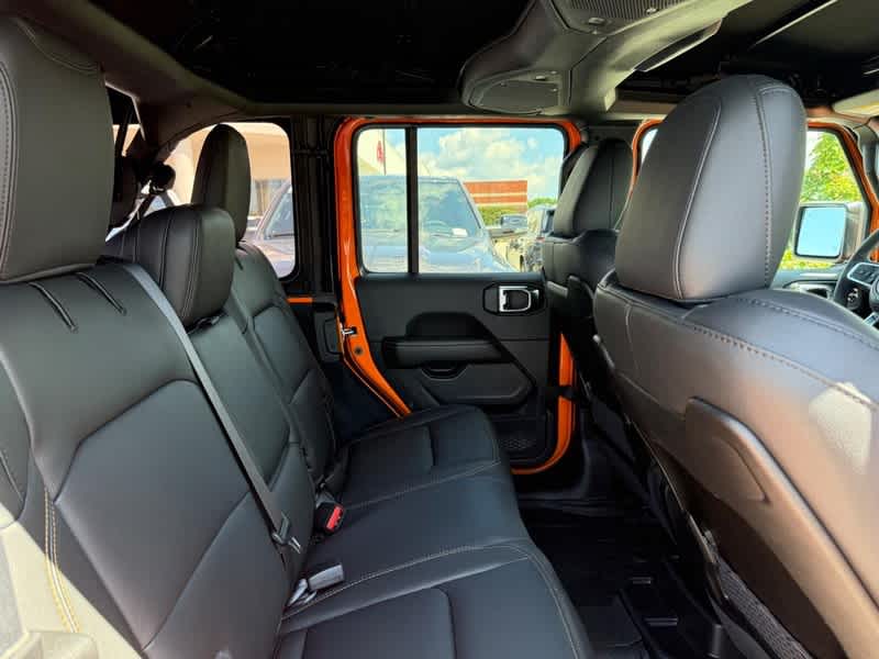 2025 Jeep Wrangler 4-DOOR SAHARA