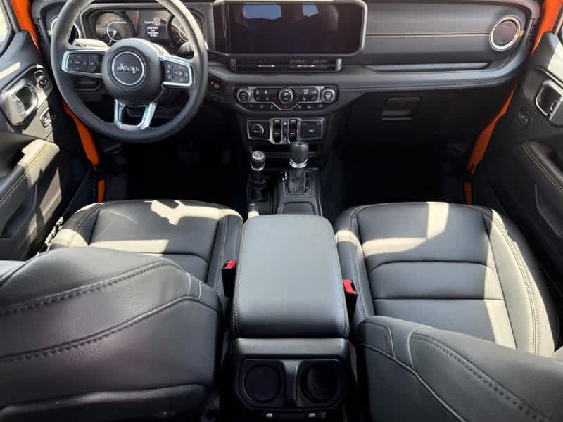 2025 Jeep Wrangler 4-DOOR SAHARA