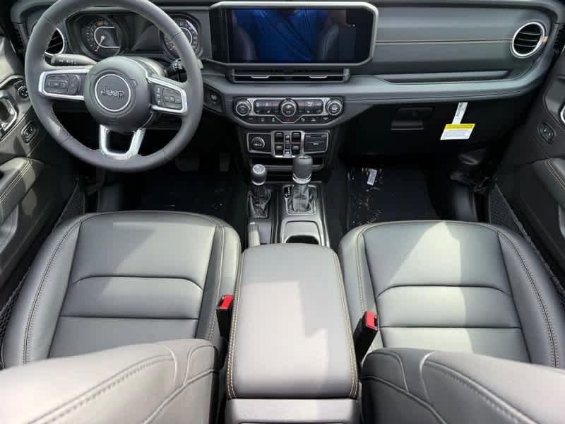 2025 Jeep Wrangler 4-DOOR SAHARA