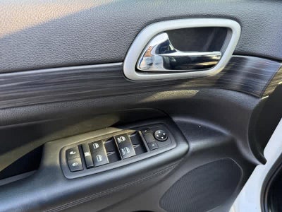 2022 Jeep Grand Cherokee Laredo X 4x4