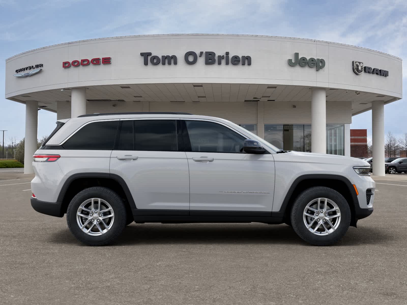 2026 Jeep Grand Cherokee LAREDO 4X4