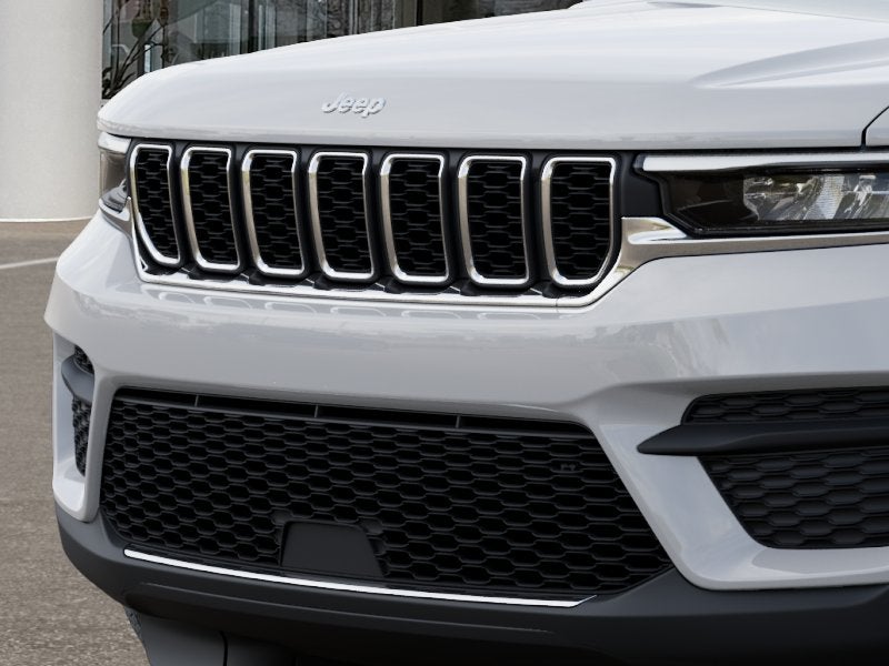 2026 Jeep Grand Cherokee LAREDO 4X4