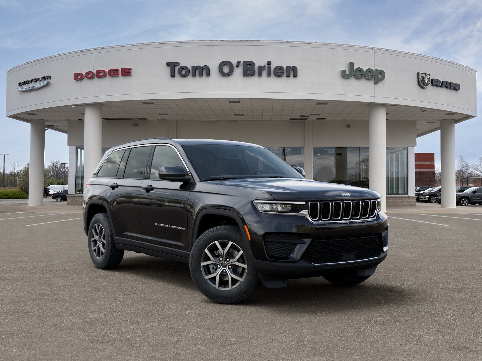 2027 Jeep Grand Cherokee LAREDO X 4X4