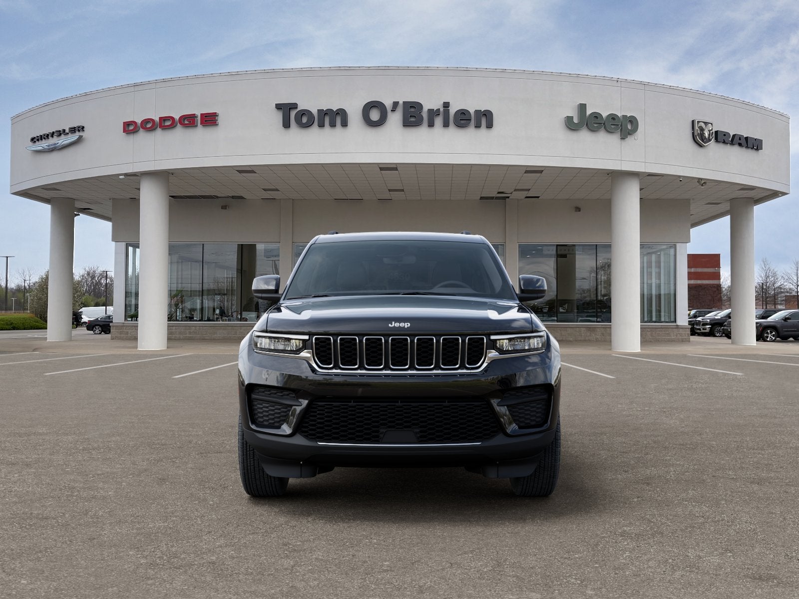 2027 Jeep Grand Cherokee LAREDO X 4X4