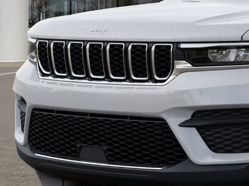 2026 Jeep Grand Cherokee LAREDO X 4X4