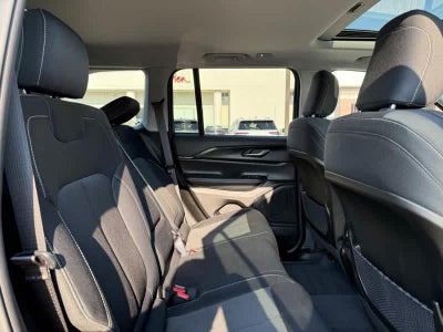 2023 Jeep Grand Cherokee Laredo X 4x4