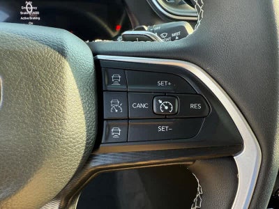 2023 Jeep Grand Cherokee Laredo X 4x4