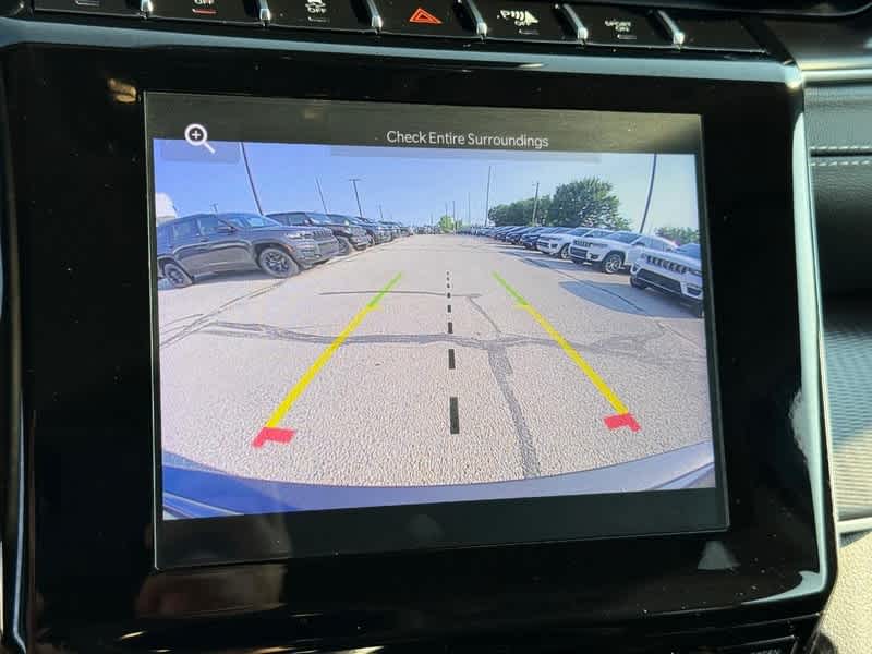 2023 Jeep Grand Cherokee Laredo X 4x4