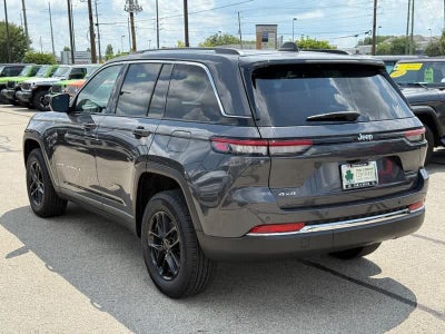 2023 Jeep Grand Cherokee Laredo X 4x4