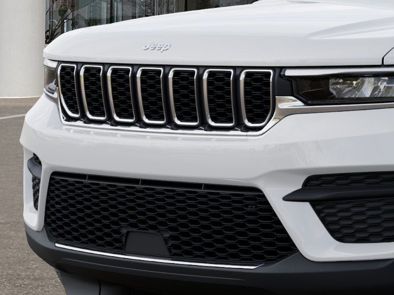 2027 Jeep Grand Cherokee LAREDO 4X4