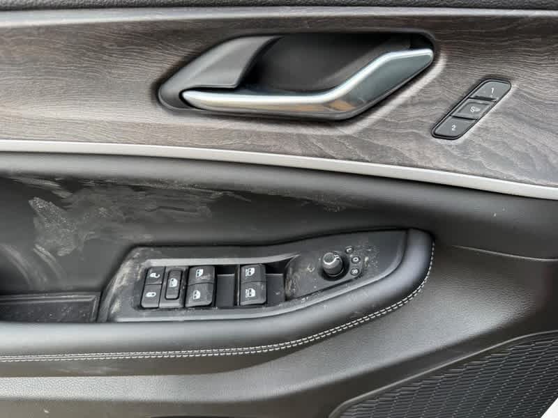 2025 Jeep Grand Cherokee LIMITED 4X4