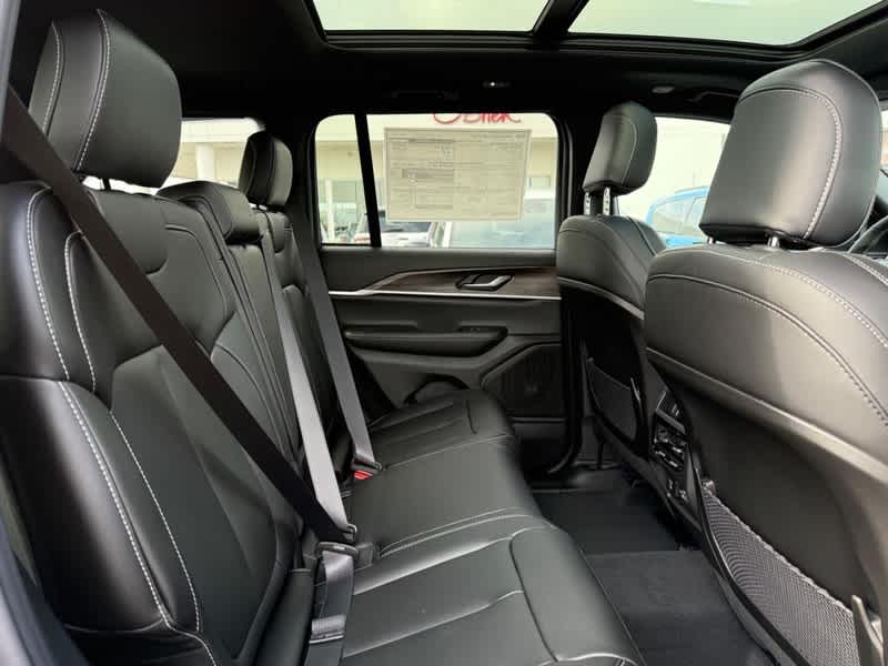 2025 Jeep Grand Cherokee LIMITED 4X4