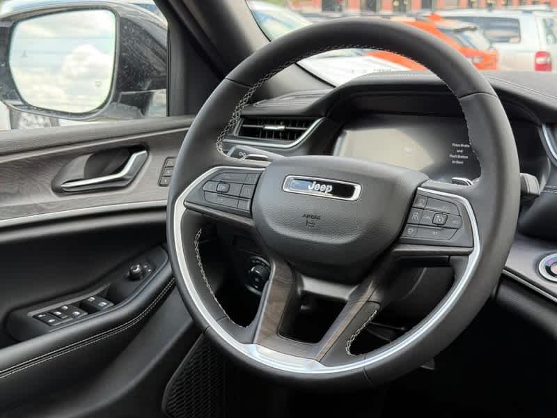 2025 Jeep Grand Cherokee LIMITED 4X4