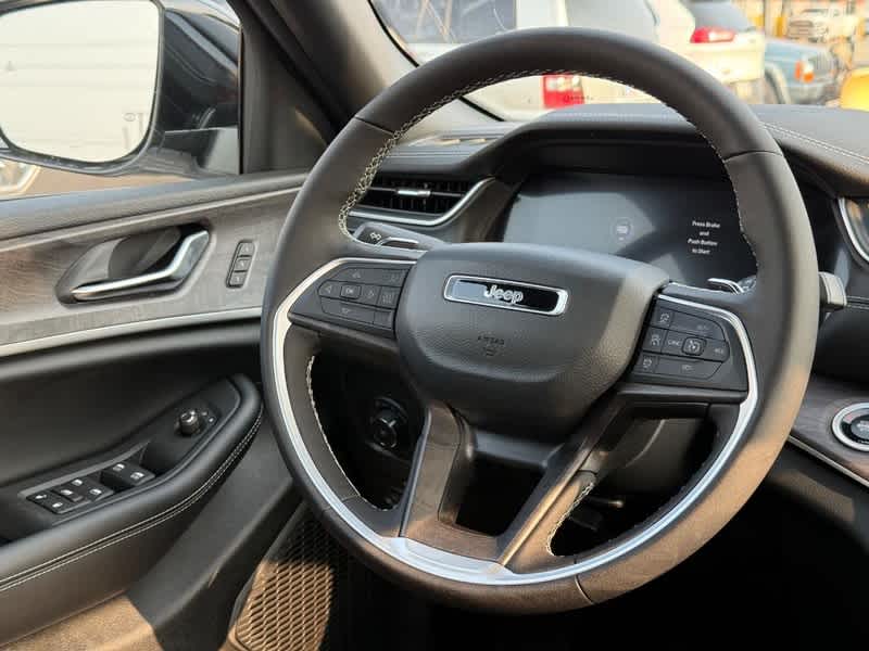 2025 Jeep Grand Cherokee LIMITED 4X4