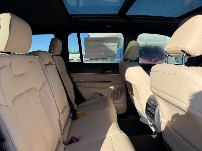 2025 Jeep Grand Cherokee LIMITED 4X4