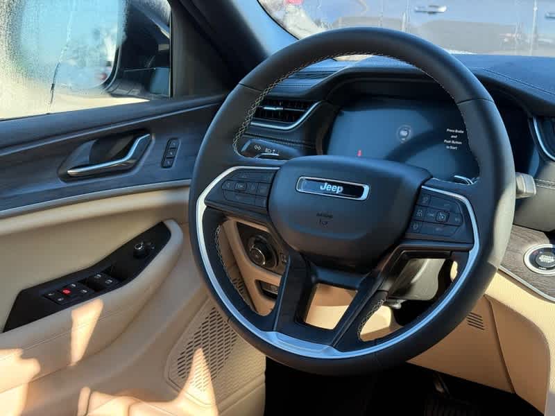 2025 Jeep Grand Cherokee LIMITED 4X4