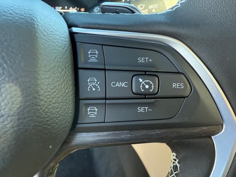 2025 Jeep Grand Cherokee LIMITED 4X4