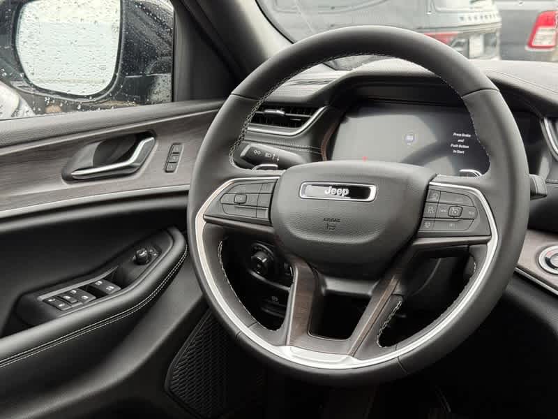 2025 Jeep Grand Cherokee LIMITED 4X4