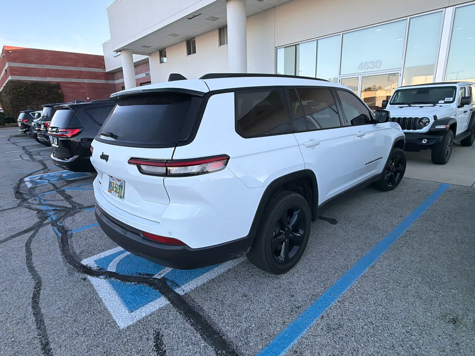 2023 Jeep Grand Cherokee L Altitude 4x4