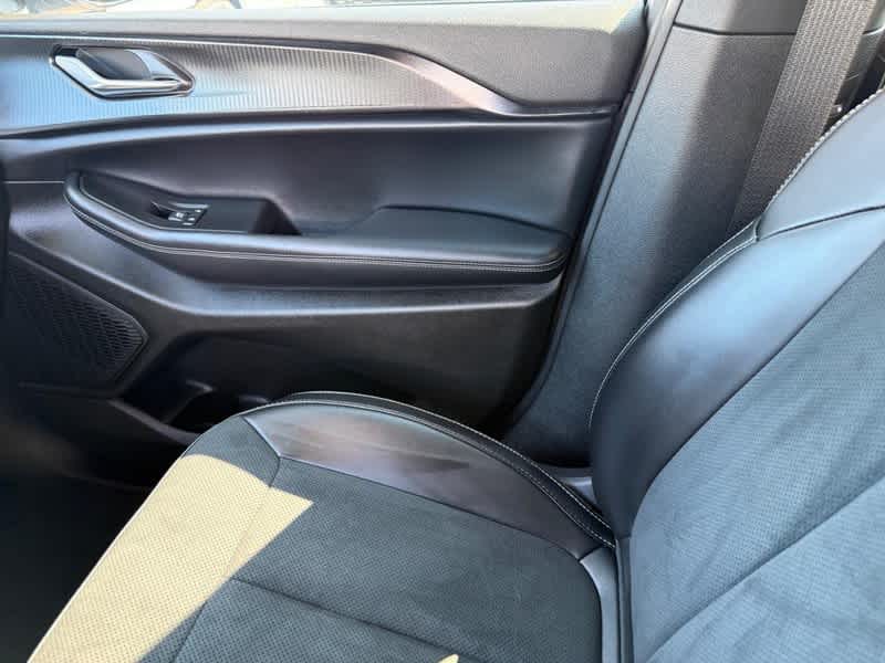 2025 Jeep Grand Cherokee L Altitude X 4x4