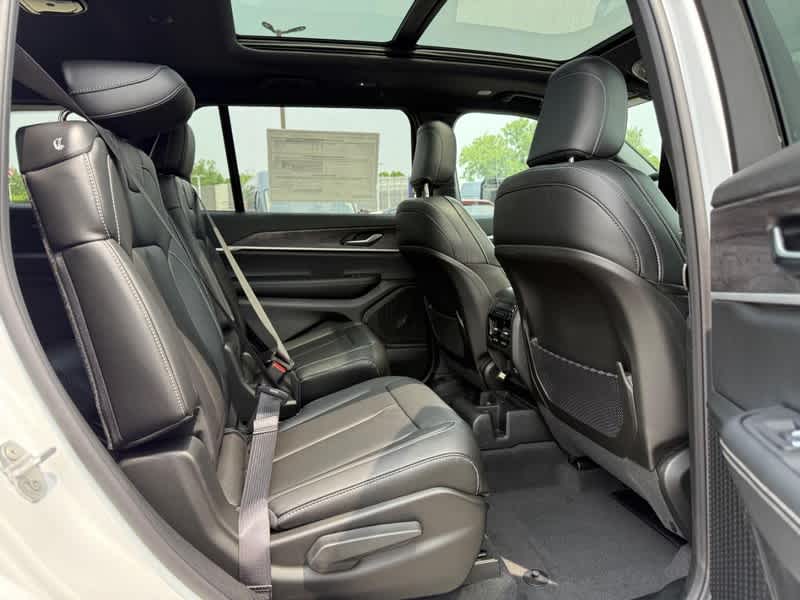 2025 Jeep Grand Cherokee L L LIMITED 4X4