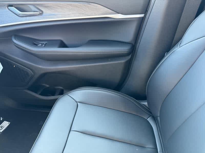 2025 Jeep Grand Cherokee L L LIMITED 4X4