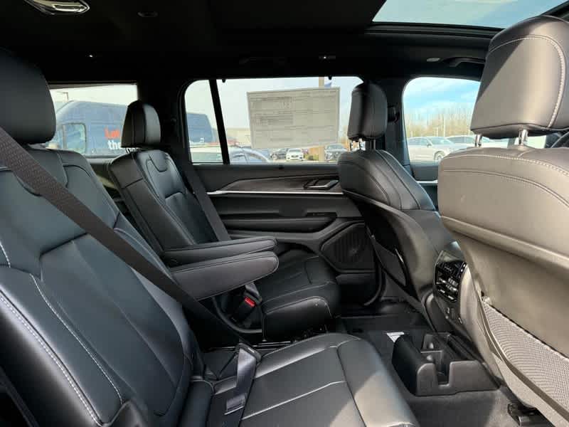 2025 Jeep Grand Cherokee L L LIMITED 4X4