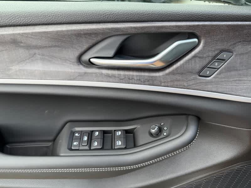 2025 Jeep Grand Cherokee L L LIMITED 4X4