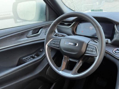 2025 Jeep Grand Cherokee L Limited 4x4