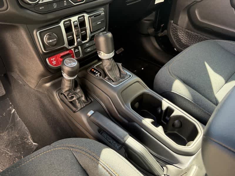 2025 Jeep Wrangler 4-DOOR WILLYS