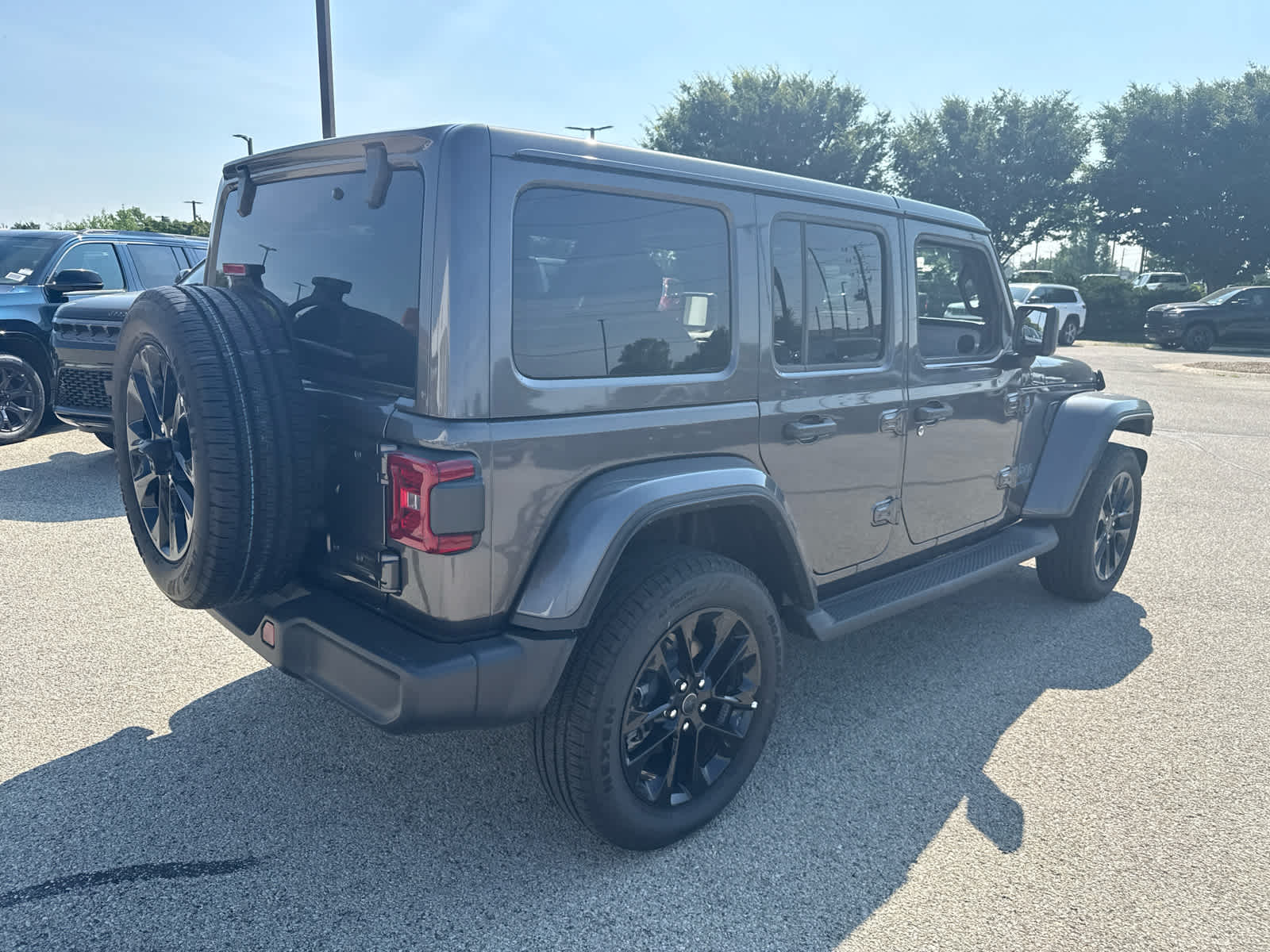 2025 Jeep Wrangler 4xe Sahara 4xe