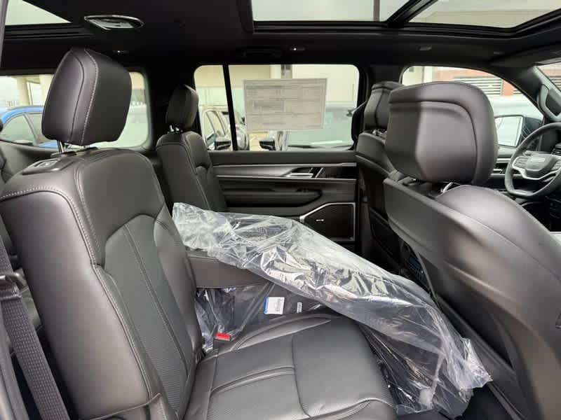 2026 Jeep Grand Wagoneer GRAND UPLAND 4X4