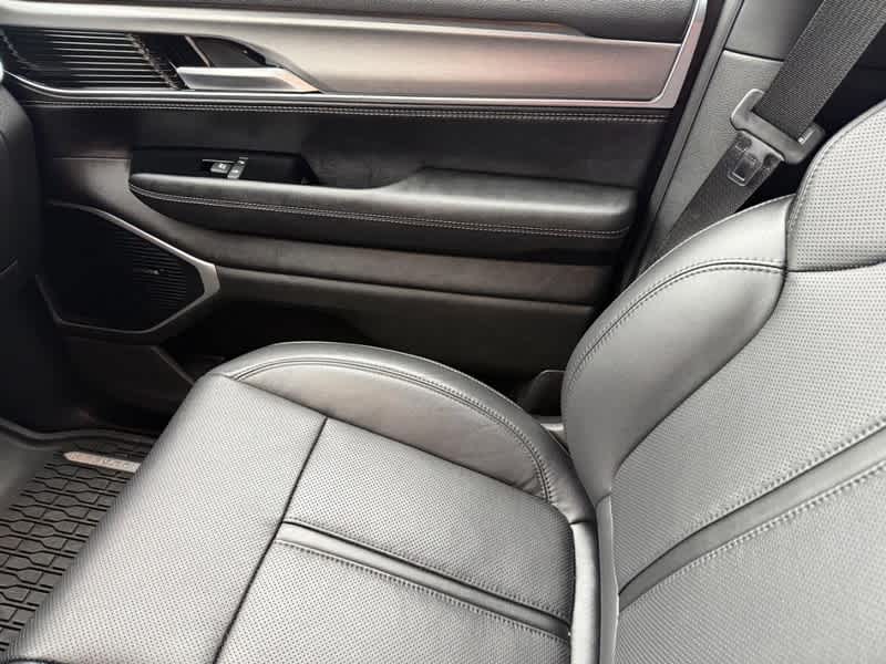 2024 Jeep Wagoneer Series II Carbide 4x4