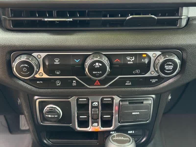 2024 Jeep Gladiator Nighthawk