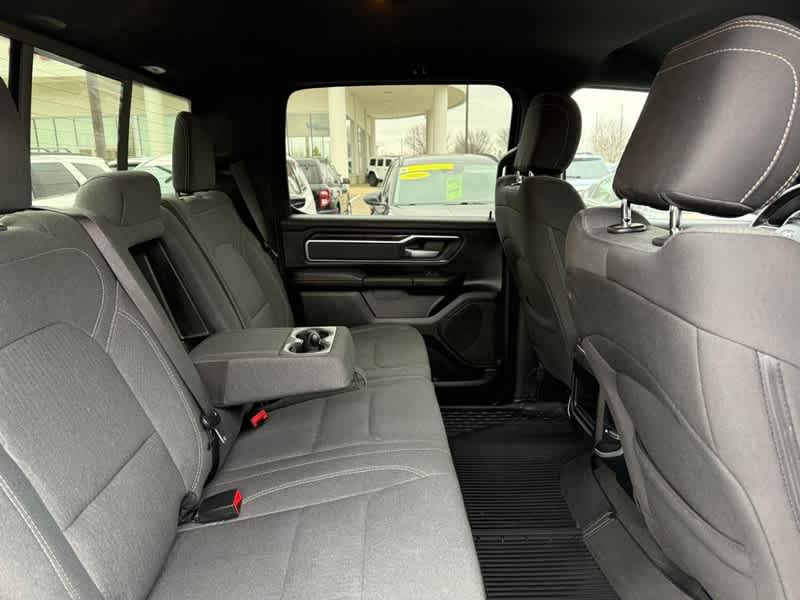 2022 RAM 1500 Big Horn Crew Cab 4x4 5'7' Box