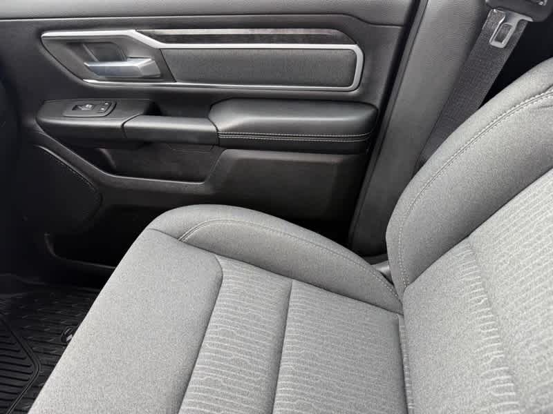 2020 RAM 1500 Big Horn Crew Cab 4x4 5'7' Box