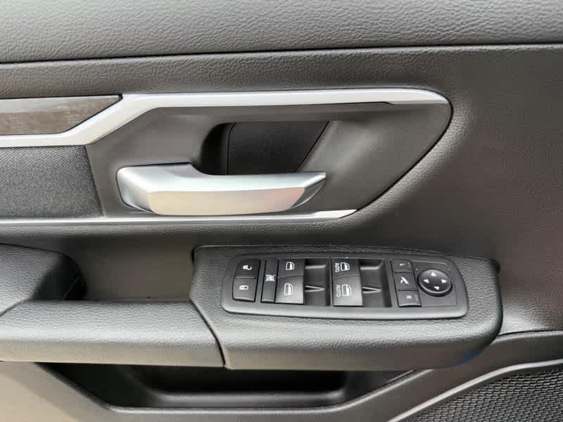 2020 RAM 1500 Big Horn Crew Cab 4x4 5'7' Box