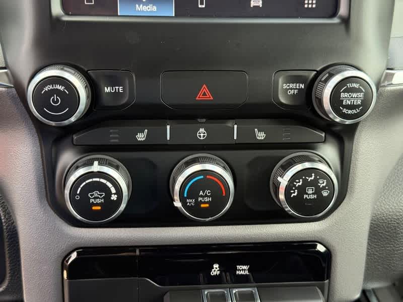 2024 RAM 1500 Big Horn Crew Cab 4x4 5'7' Box