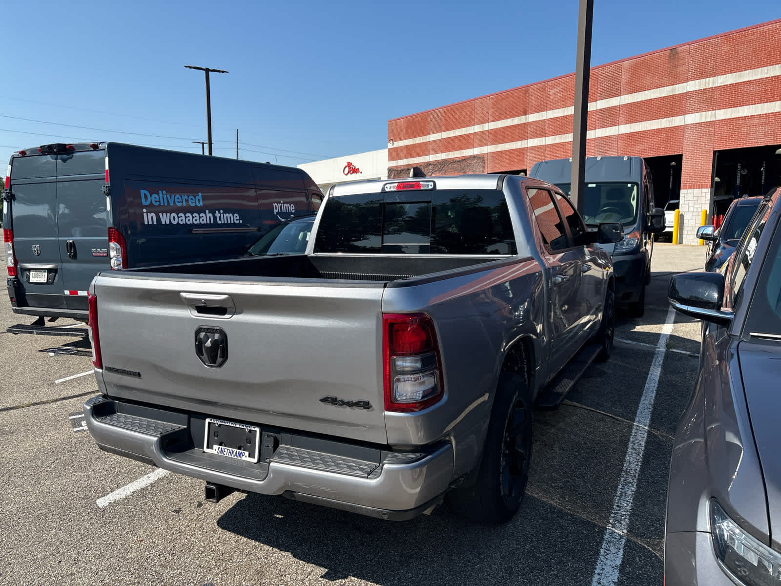 2022 RAM 1500 Big Horn Crew Cab 4x4 5'7' Box
