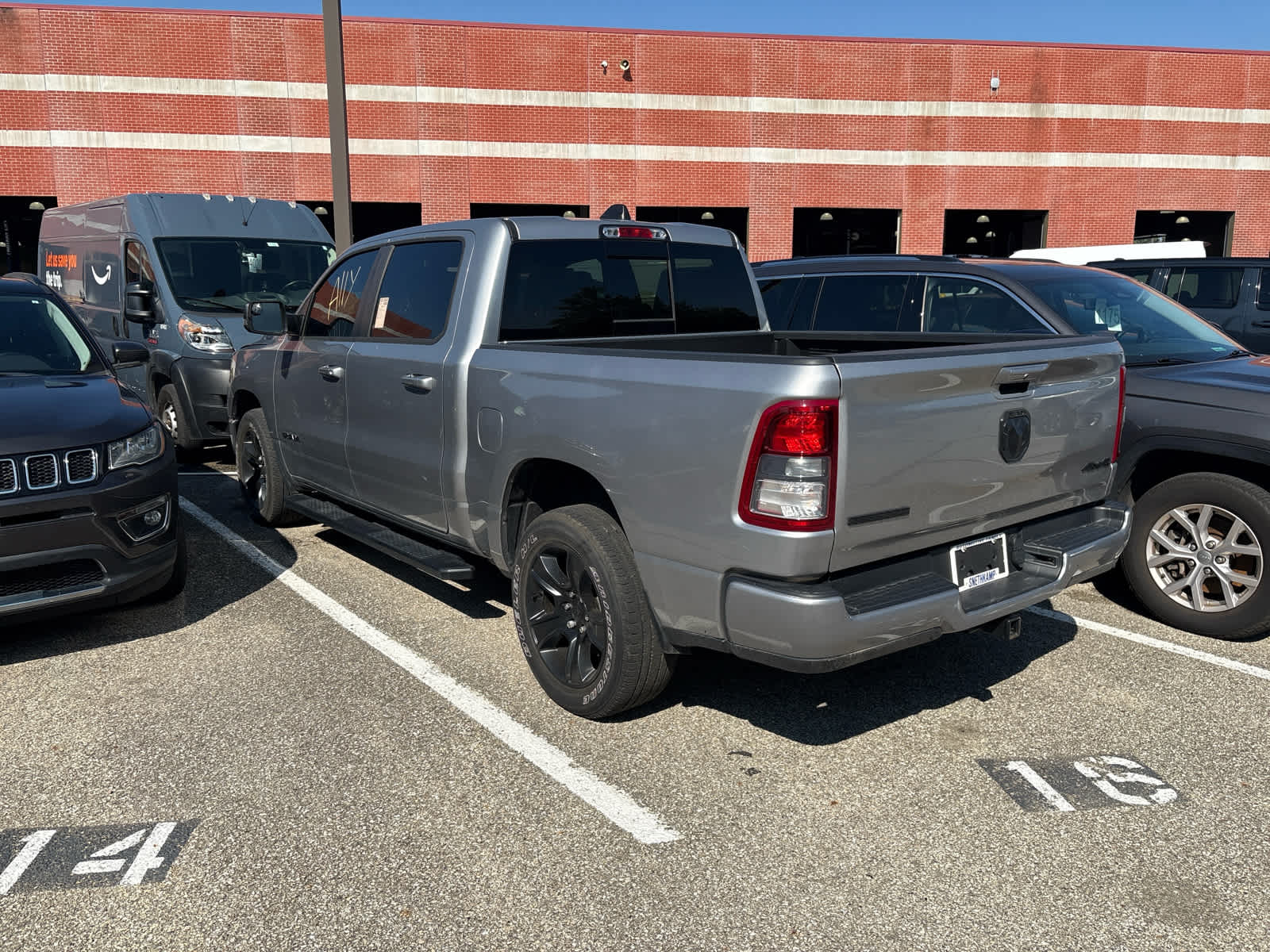 2022 RAM 1500 Big Horn Crew Cab 4x4 5'7' Box