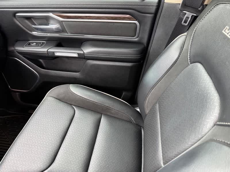 2020 RAM 1500 Laramie Crew Cab 4x4 5'7' Box