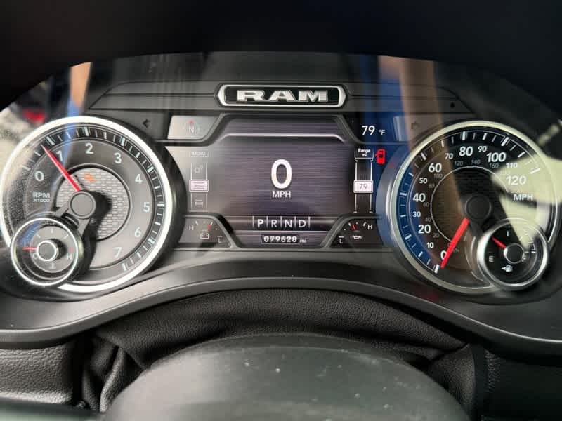 2020 RAM 1500 Laramie Crew Cab 4x4 5'7' Box