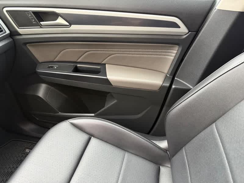 2021 Volkswagen Atlas 3.6L V6 SE w/Technology R-Line