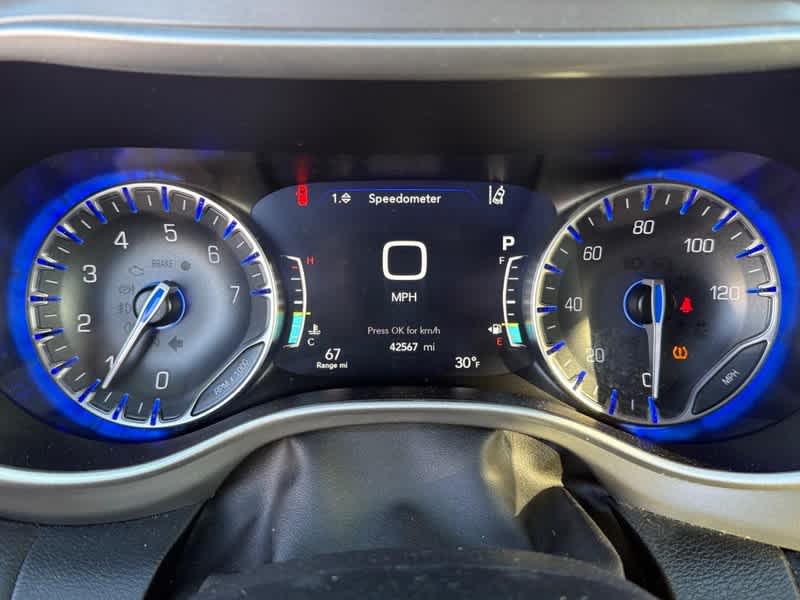 2025 Chrysler Pacifica Select