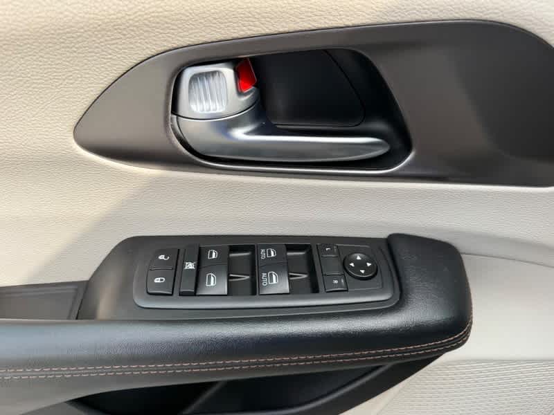 2020 Chrysler Pacifica Touring