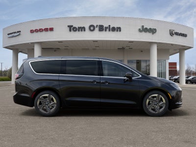 2027 Chrysler Pacifica LIMITED