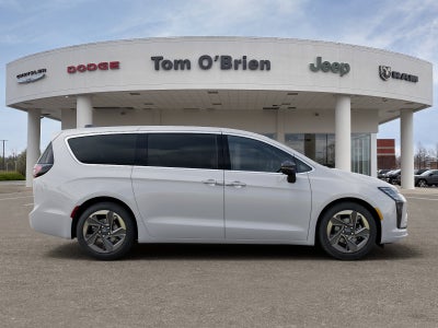 2027 Chrysler Pacifica LIMITED