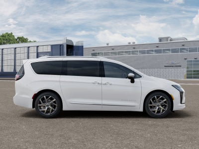2027 Chrysler Pacifica Pinnacle - FWD