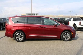 2022 Chrysler Pacifica Hybrid Limited FWD in Indianapolis, IN - O'Brien Automotive Family